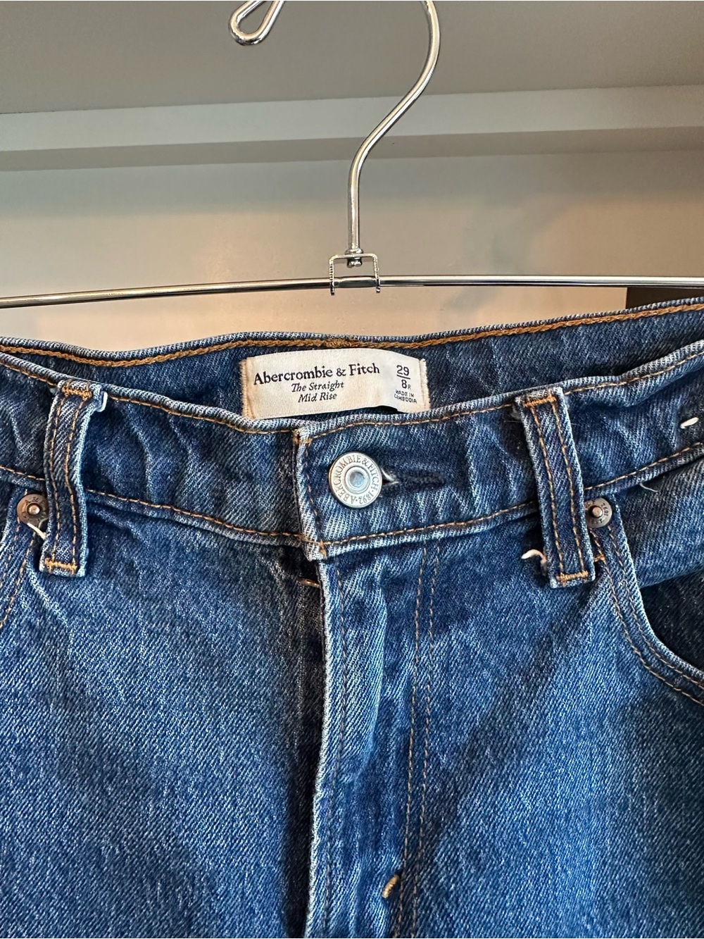 Abercrombie & Fitch Mid-Rise Straight Jeans in Blue Denim - Picture 2 of 4